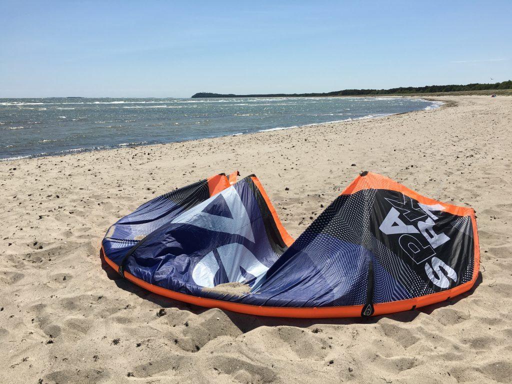 Kitesurfen am Strand von Mönchgut Rügen