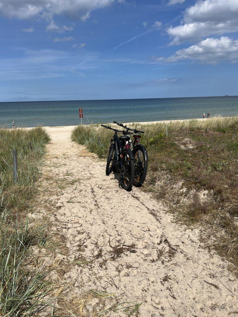 Mit dem Fahrrad direkt an den Strand von Sellin